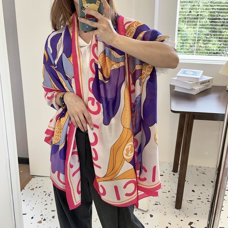 Gucci silk scarf 90-180cm  E14 (1)